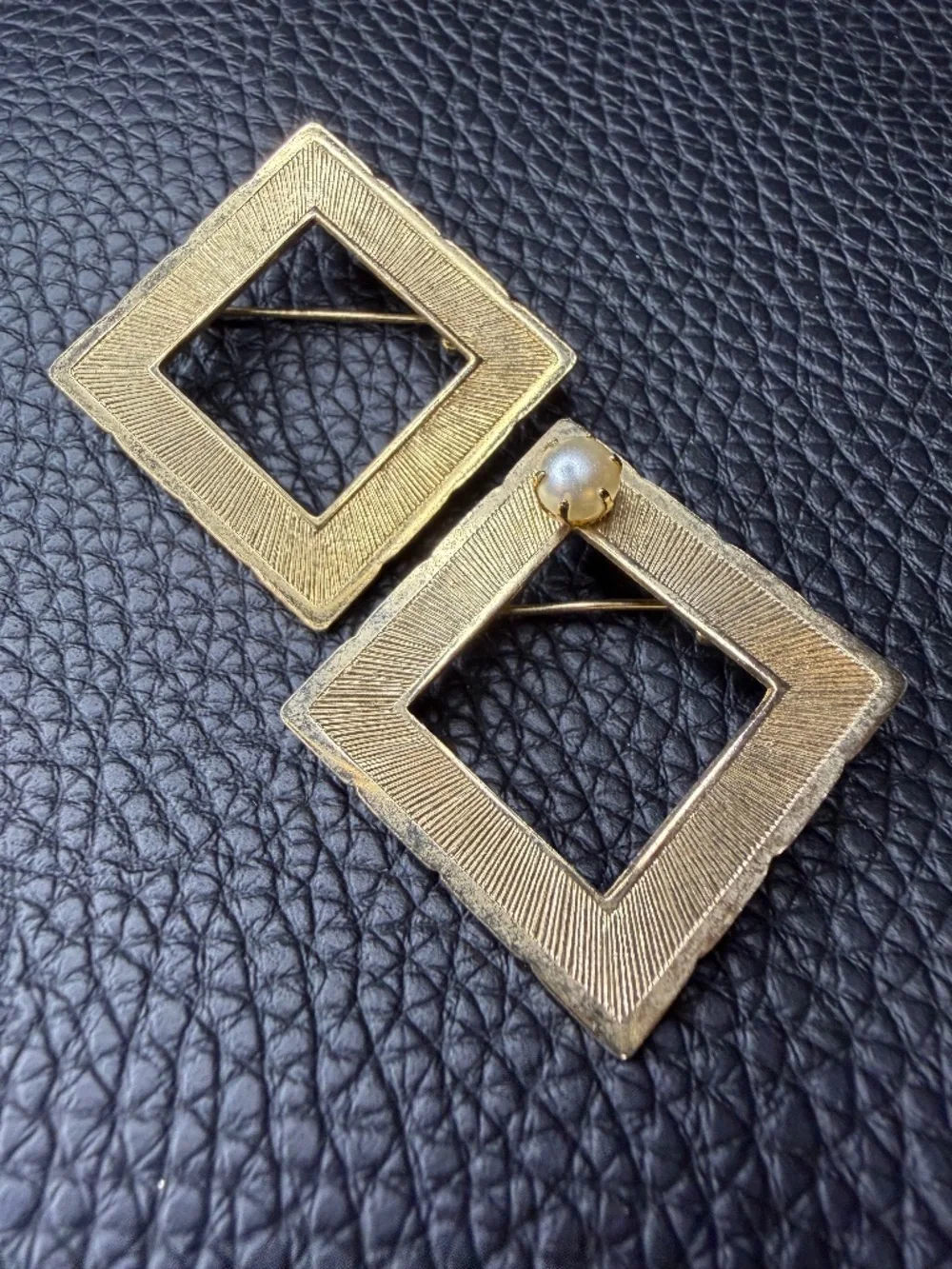 Pair of 2 Vintage MCM Gold Tone Textured Square Brooch Pins w/Faux Pearl  1.25